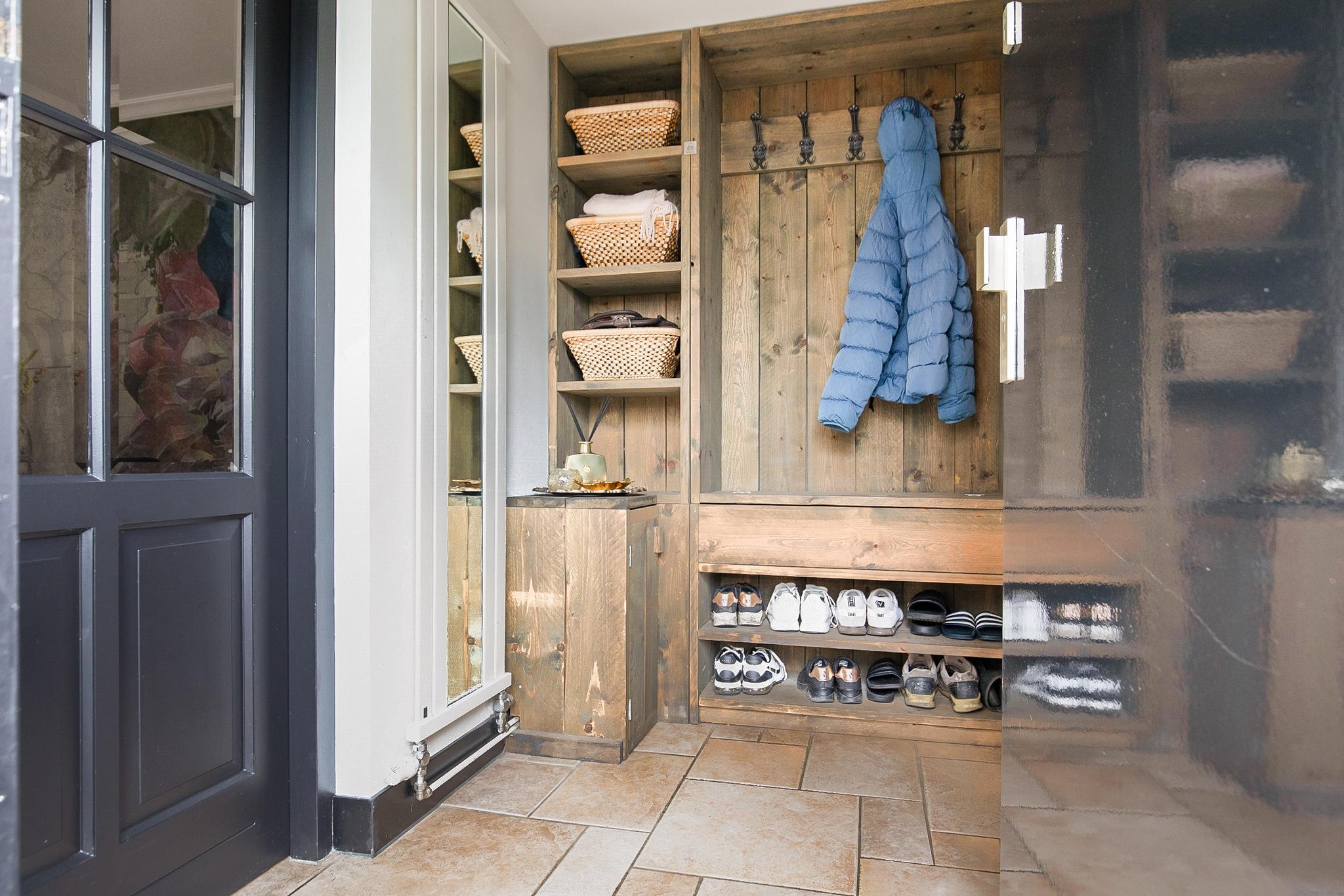 Leden 8 , 2151 SB Nieuw-vennep 6